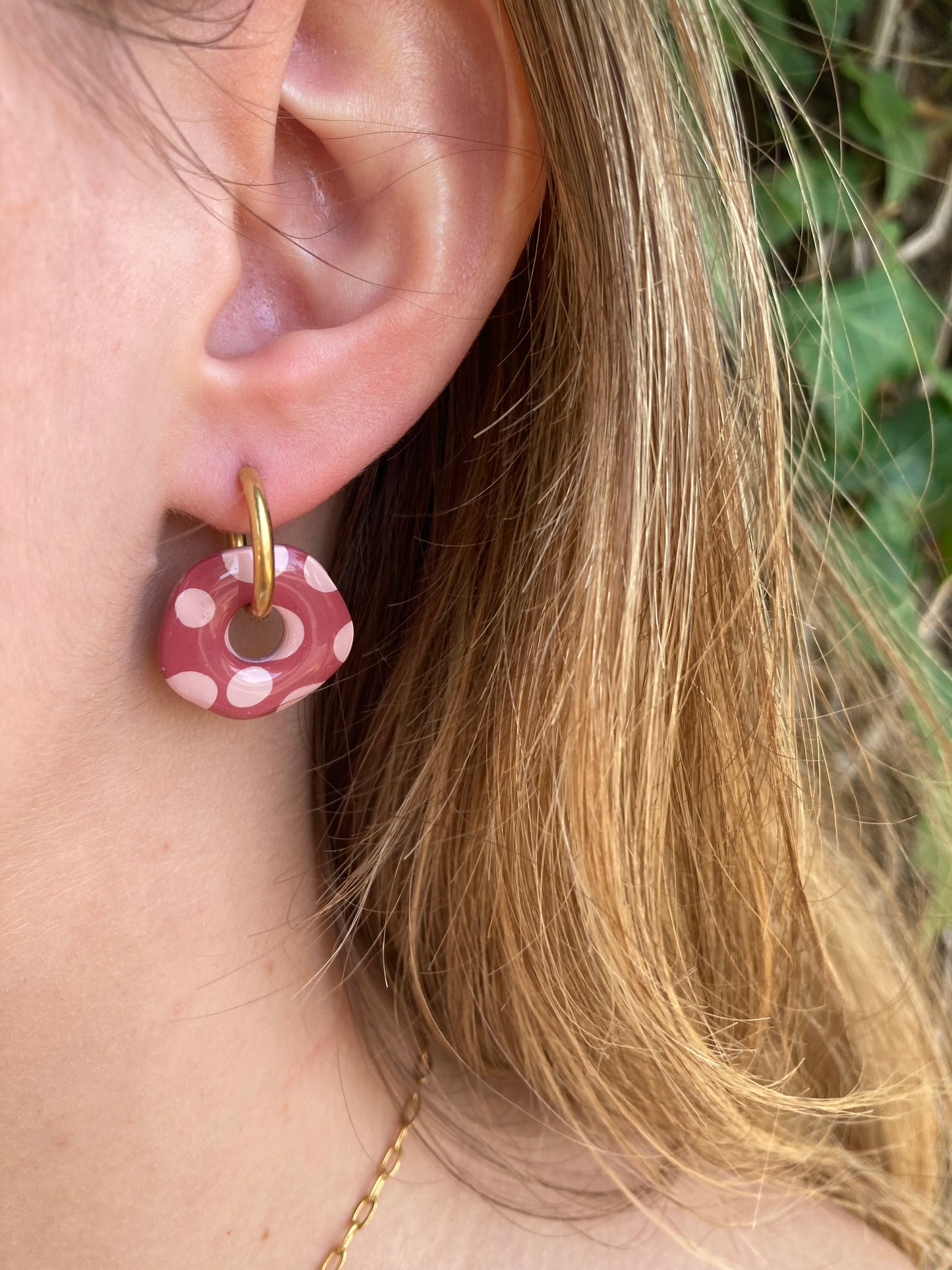 Pampilles mini Kira fond bordeaux pois rose